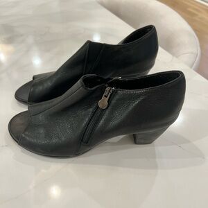 Women’s Munro Ankle Boot Size 10